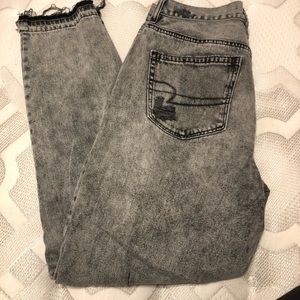 American eagle mom jeans